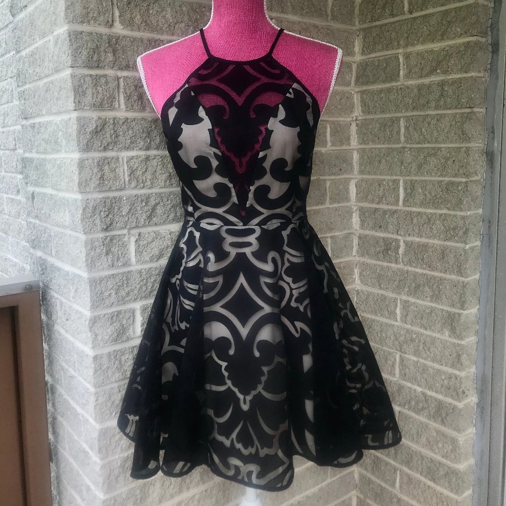Lace keepsake dress size medium